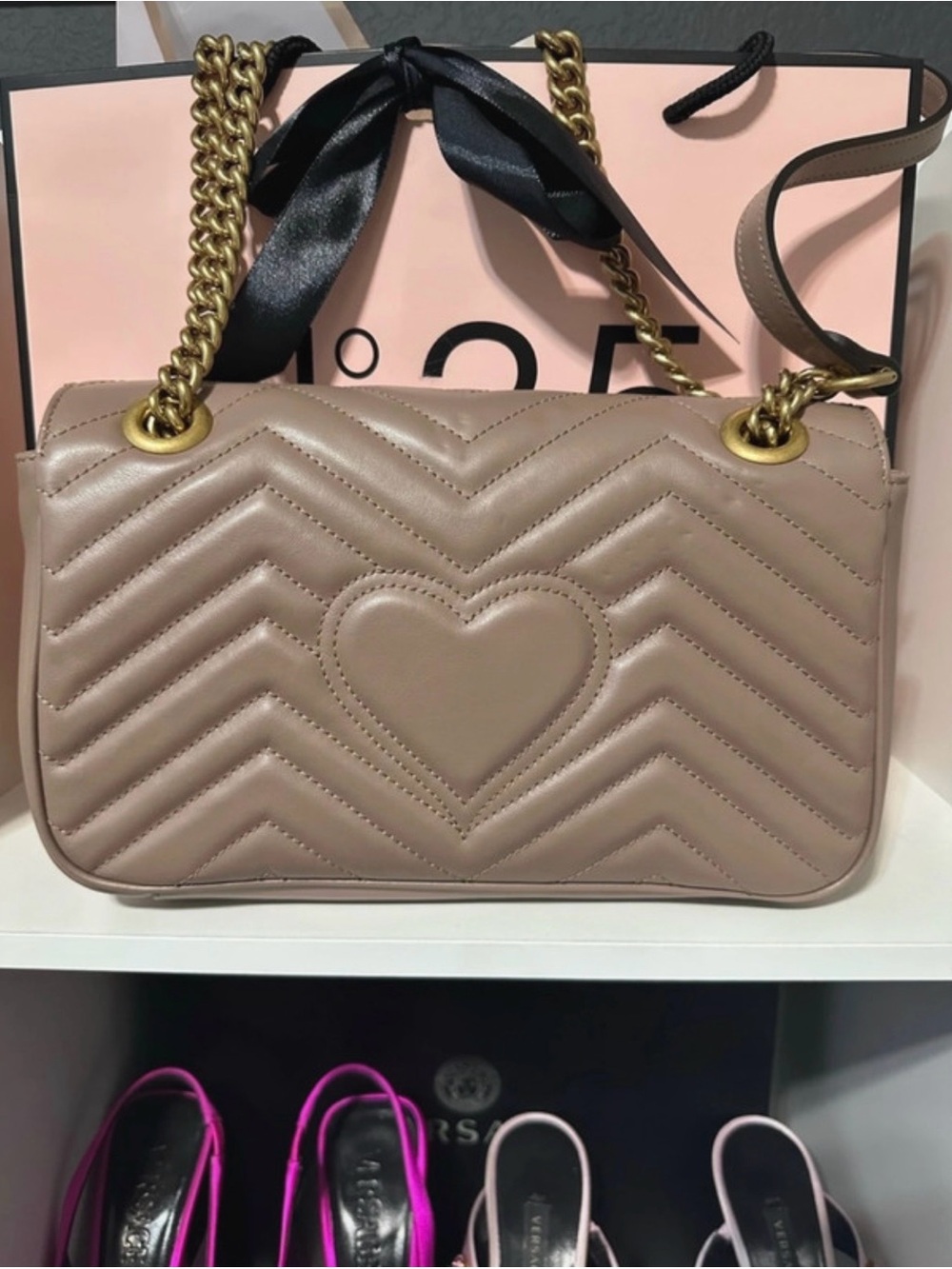 Gucci Pink Beige Matelassé Chevron Shoulder Bag with Gold GG - Picture 2 of 6